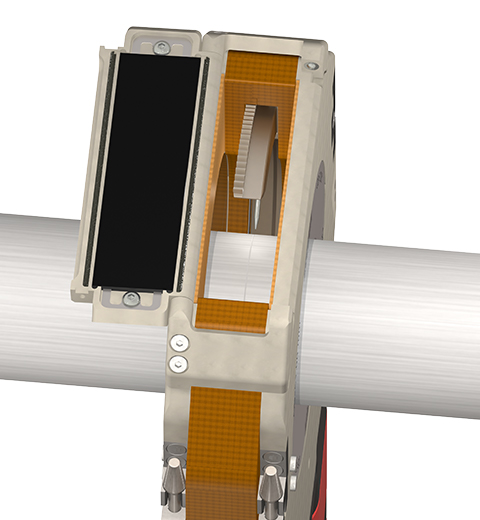 Large, opening visualization window with welding glass class 10 for checking the electrode alignment after tightening the two side wings.